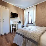 B&B Le Suite Di Via Catone
